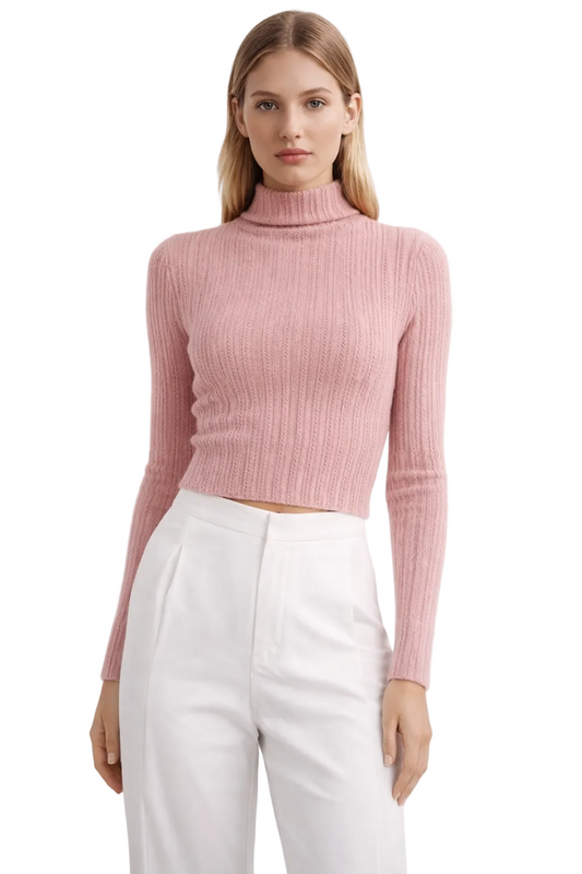 Różowy prążkowany sweter z golfem